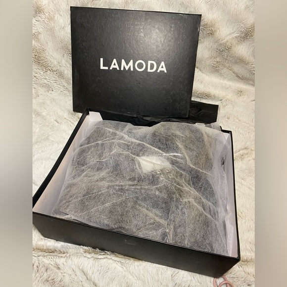 Black Patent Hallway Platform Mary Janes - Picture 10 of 12